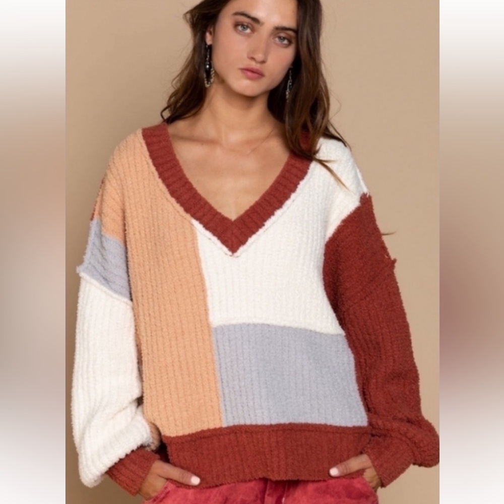 POL Colorblock V-Neck Sweater in Rust, Cream & Peach